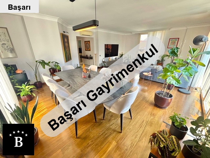 Başarı'dan  sahi̇lde 60yil parkina yakin 4+1 ebeynli̇ katta tek