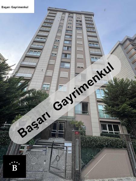 caddebostanda deniz manzaralı ferah daire 3+1 den 2+1 e dönüşmüş