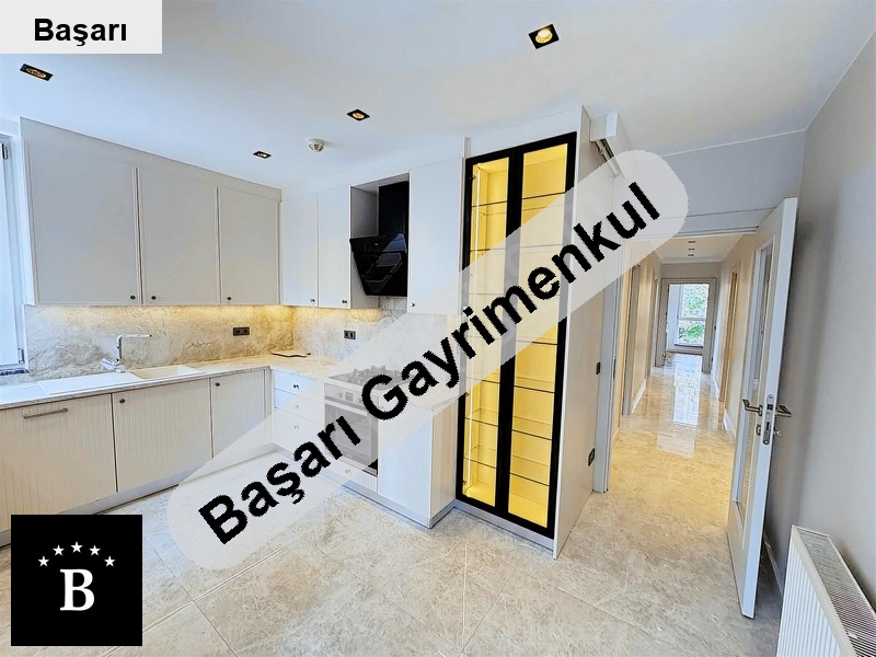 Başarı'dan 60 yil park manzarali katta tek 145 m2 net 4+1