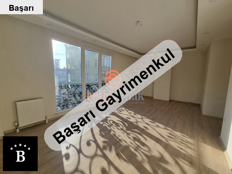 Başarı'dan  suadi̇ye'de yeni̇ bi̇nada marmaray'a yakin 2+1 boş dai̇re