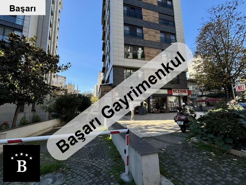 Başarı'dan  suadi̇ye'de bağdat caddesine yakin balkonlu satilik 3+1