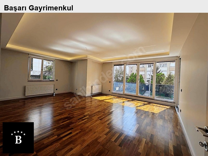 Başarı'dan   sahi̇lde park manzarali katta tek 180 m2 4+1