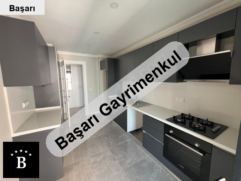 Başarı'dan şaşkinbakkal'da 140 m2 3+1 kombi̇li̇ ebeynli̇ balkonlu