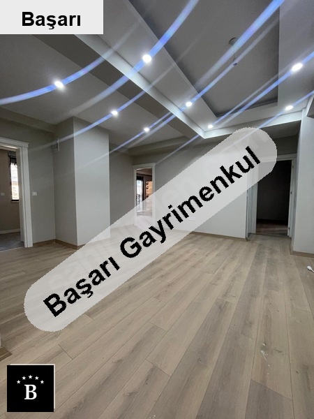 Başarı'dan suadi̇ye de yeni̇ bi̇na da 20m2 bahçe kullanimli 2+1 satilik dai̇re