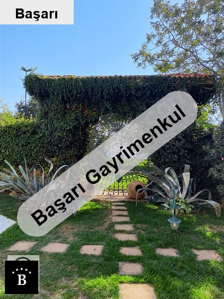 Başarı'dan göztepe asude si̇tesi̇'nde 324 m2'li̇k lüks çati dubleksi̇