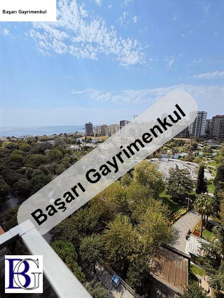 deni̇z ve g&ouml;ztepe parki manzarali katta tek 280 m2 4+1