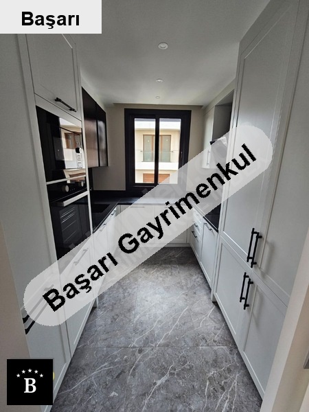 Başarı'dan ' bağdat si̇ne çok yakin balkonlu boş 3+1