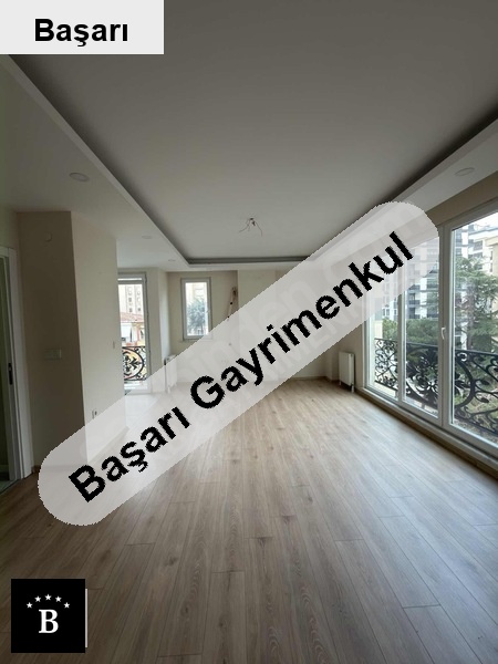 Başarı'dan suadi̇ye mi̇ni̇nbüs yolunda 2023 yapimi balkonlu 2+1 90 m²