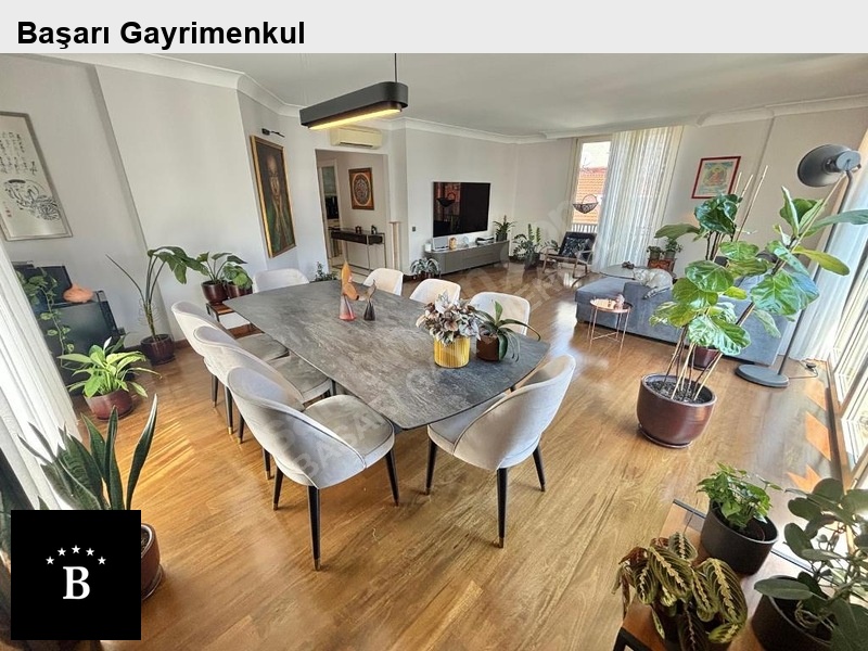 Başarı'dan  sahi̇lde katta tek 185 m2 4+1 ebeynli̇