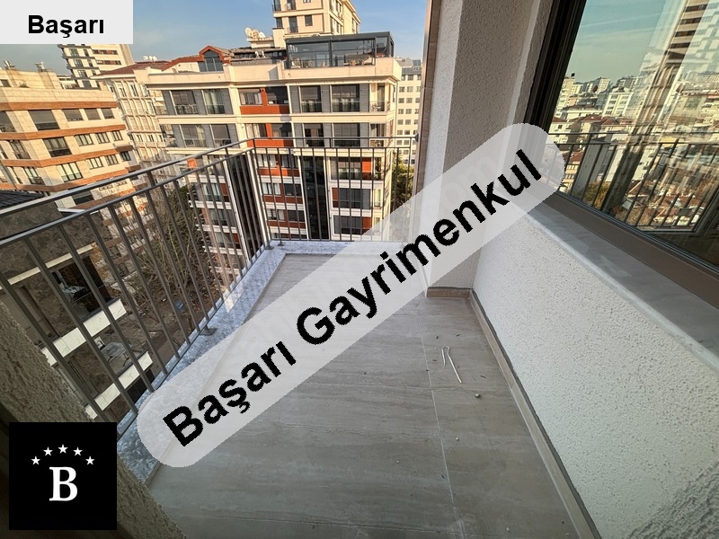 Başarı'dan 2 araçlik otoparkli 107 net 33m2 salonlu gi̇yi̇nme odali sifir
