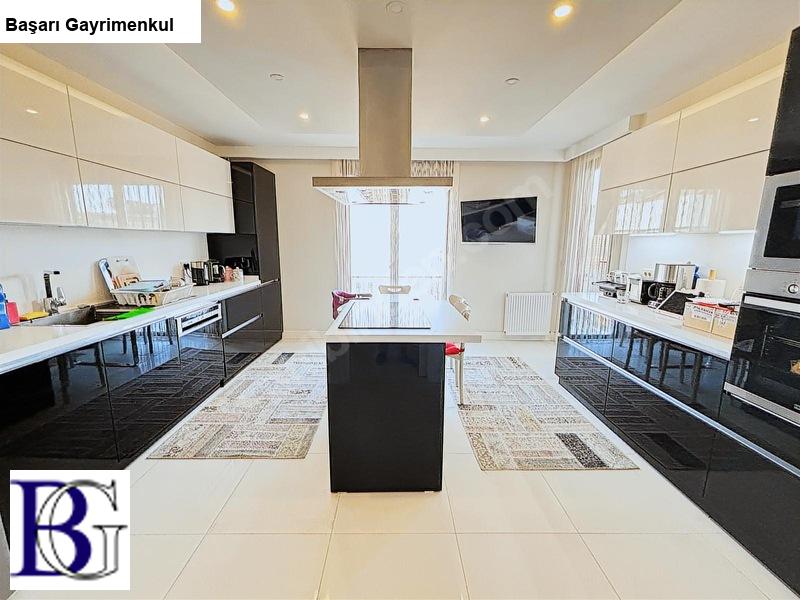 Başarı'dan bağdat caddesine ilk paralel'de 46m2 salon 20m2 ada mutfaklı balkonlu ebeveynli  emsalsi̇z 