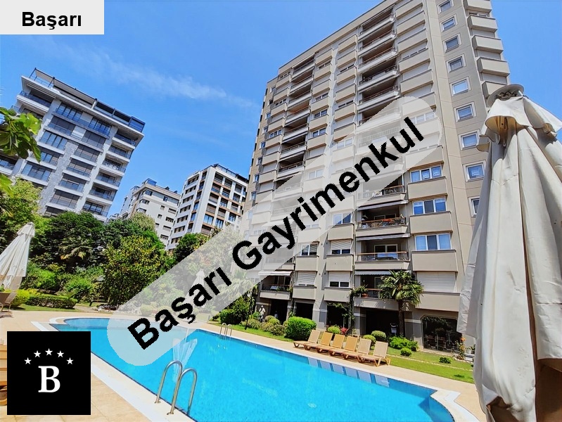 Başarı'dan kadiköy suadi̇ye 240 m2 5+1 full deniz  adalar manzarali dai̇re