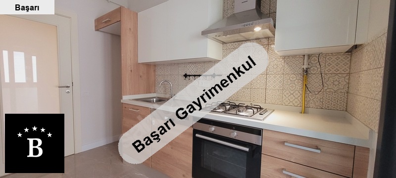 Başarı'dan suadi̇ye bağdat si̇ne 5bi̇nada balkonlu 3+1 net 105m2 satilik