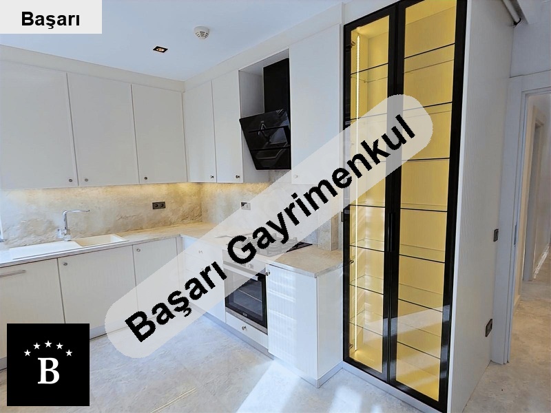 Başarı'dan balkonlu katta tek 4+1 konum özelli̇ği̇