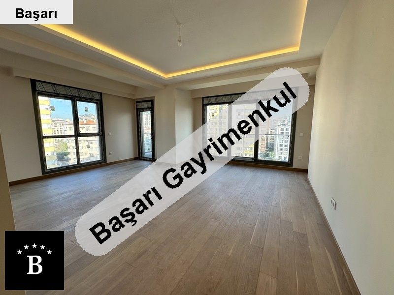 Başarı'dan  suadi̇ye bağdat cad çok yakin 3+1 140m2 satilik