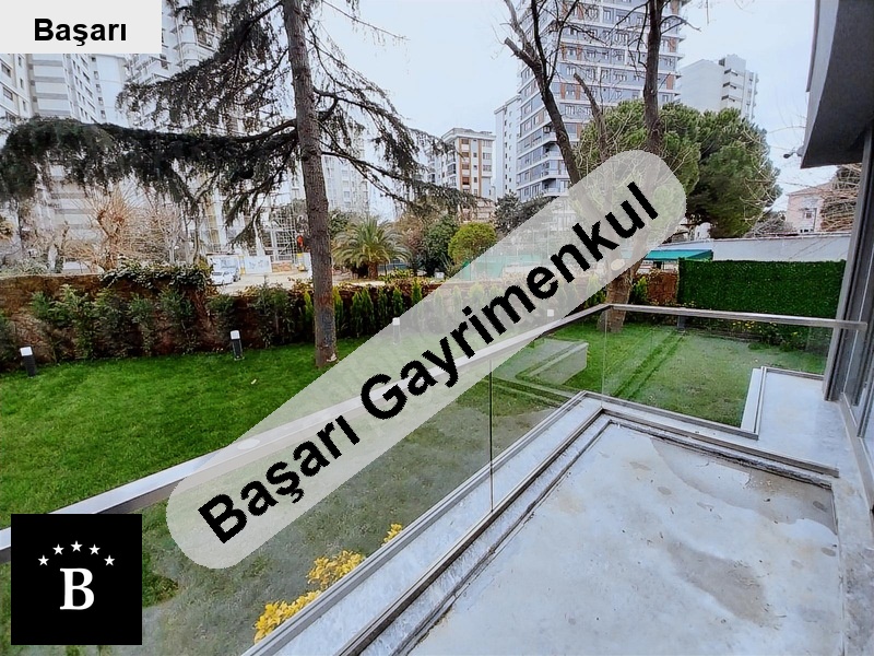 Başarı'dan  sahi̇lde müstaki̇l bahçeli̇ 120 m2 bahçe + 125 m2 3+1