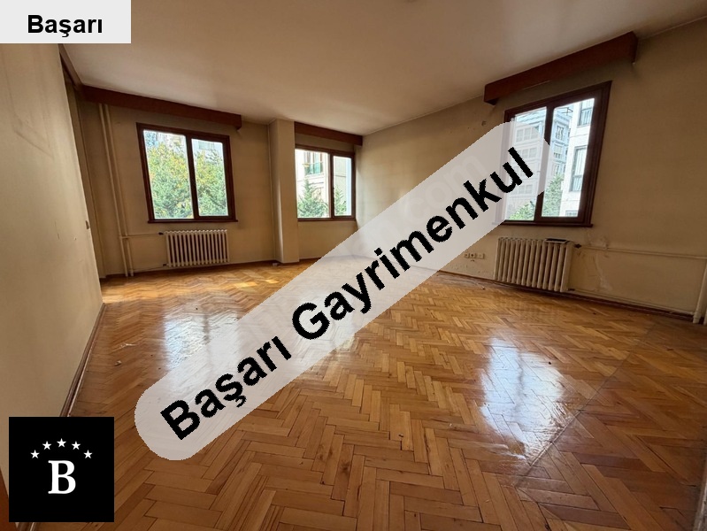 Başarı'dan ayşe çavuş cad üzeri̇nde bağdat'a 5bi̇na yatirimlik 130m2 3+1