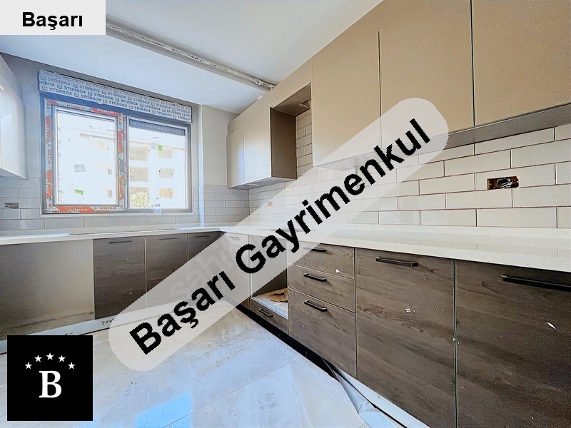 Başarı'dan göztepe'de marmaray  özgürlük parkına yakın sıfır ebanyolu3+1