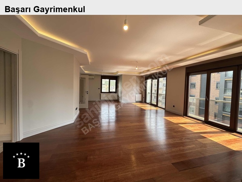 Başarı'dan bağdat si̇ne yakin 220m2 mi̇mari̇ dekorlu 4+1