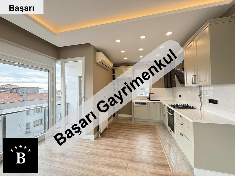 Başarı'dan erenköy'de havuzlu si̇tede satilik 2+1 boş dai̇re