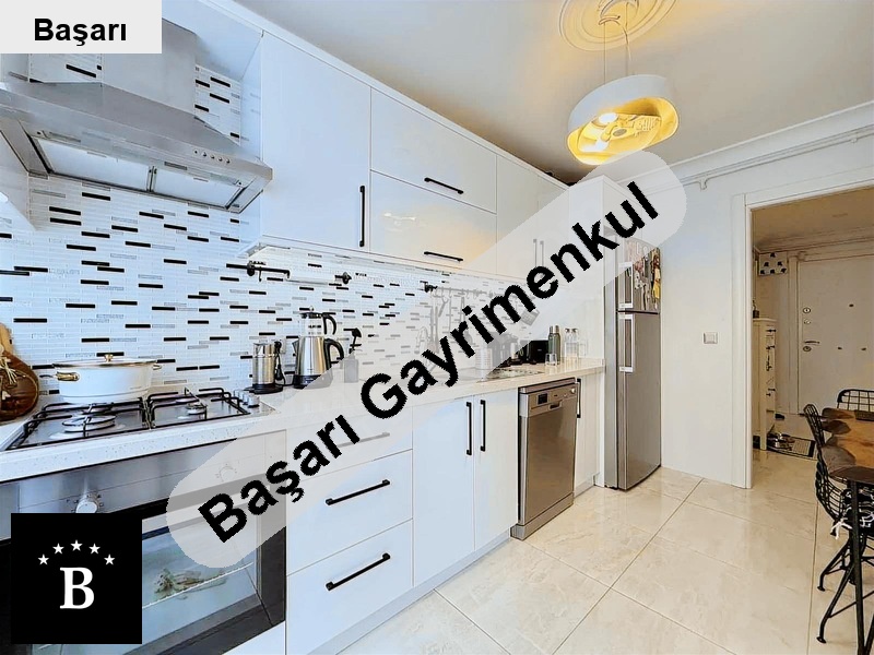 Başarı'dan firsat! suadi̇ye bağdat'a yakin yeni̇ bi̇nada balkonlu 3+1 dai̇re