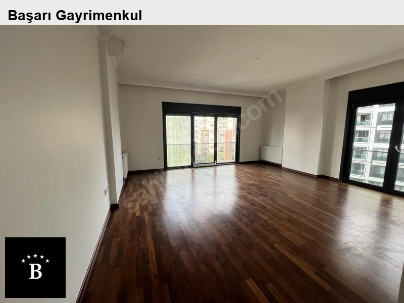 Başarı'dan  suadi̇ye bağdata 5 bi̇nada 135 m2 3+1 boş balkonlu firsat