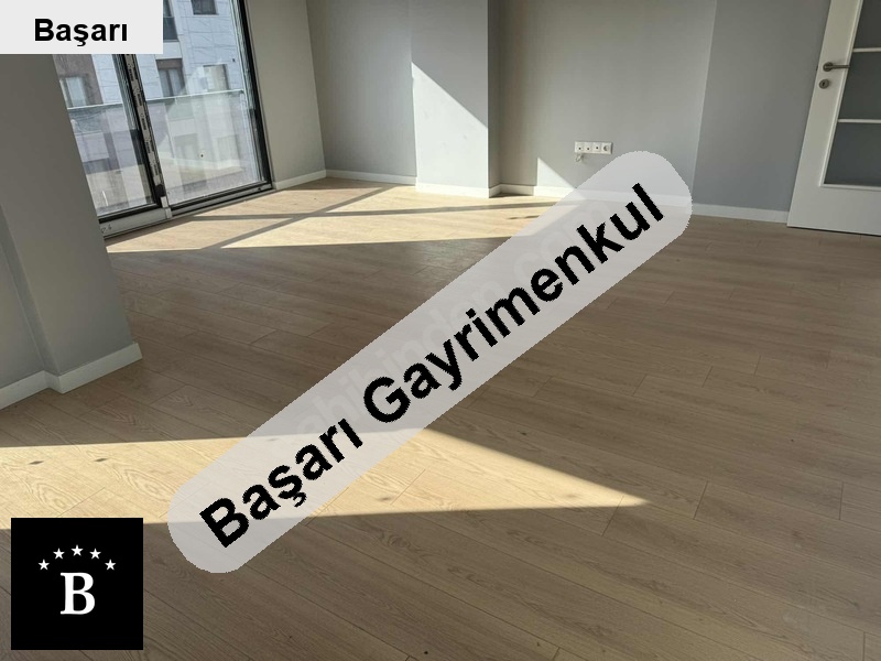 Başarı'dan ömer paşa sokağına komşu 1 yaşında balkonlu 120m² 3+1