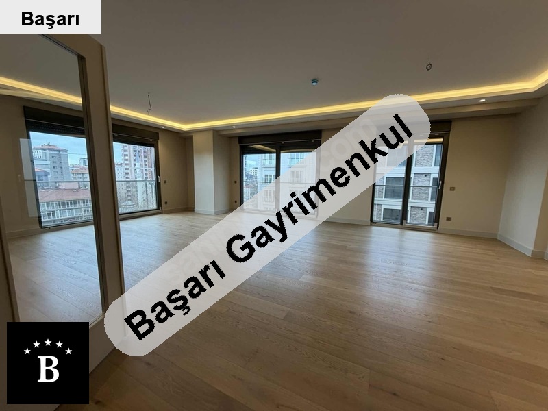 Başarı'dan suadiye sıfır 180m2 geniş 35+1 kapalı garaj yeri belirli 2 araç