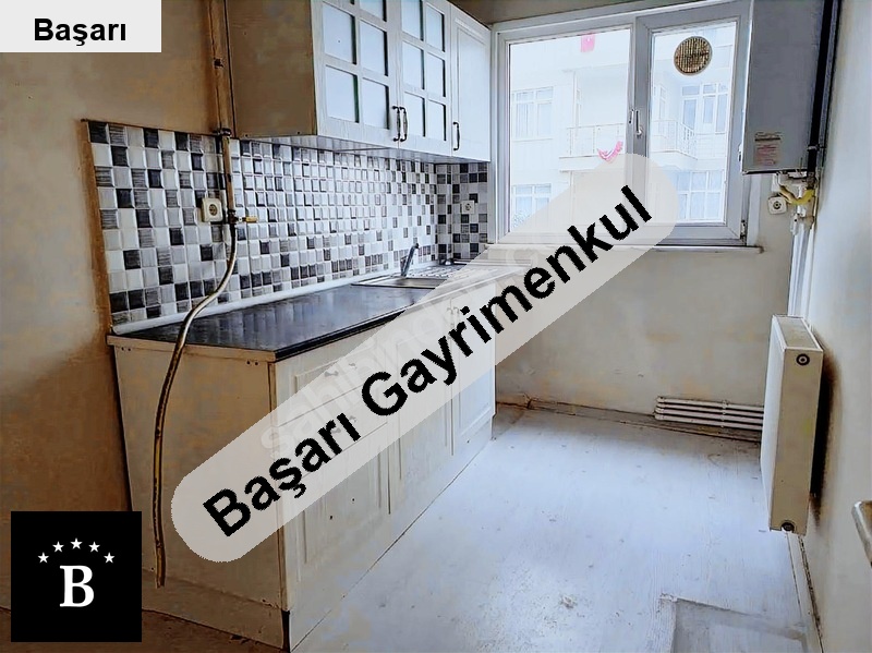 Başarı'dan erenköyde mi̇ni̇büse yakin kombi̇li̇ boş 100 m2 2+1