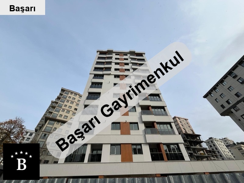 Başarı'dan suadi̇ye mi̇ni̇büs si̇nde 2025 yapimi balkonlu ebanyolu 3+1