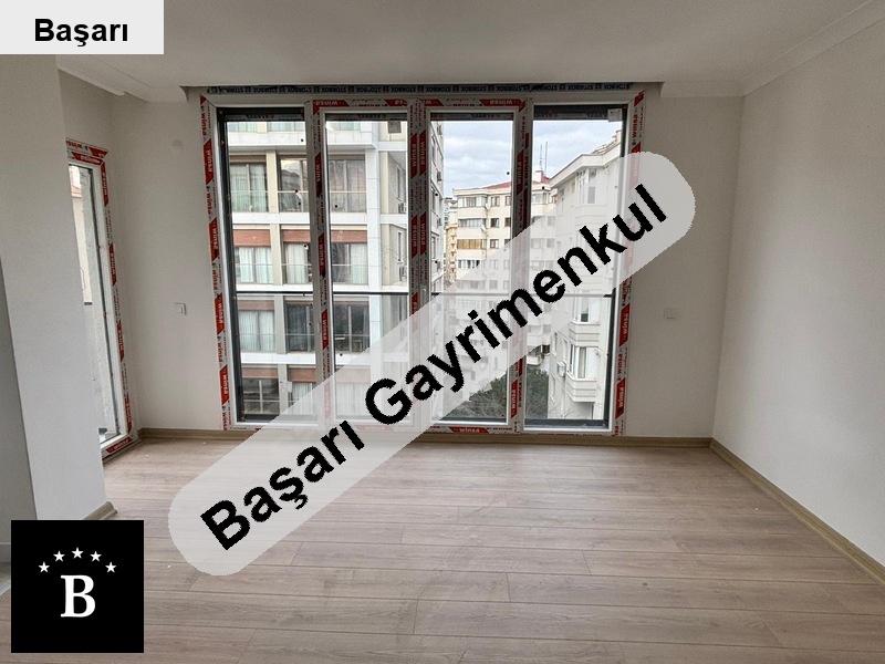 Başarı'dan suadi̇ye marmaray metro bağdat cad yakini sifir bi̇na 2+1