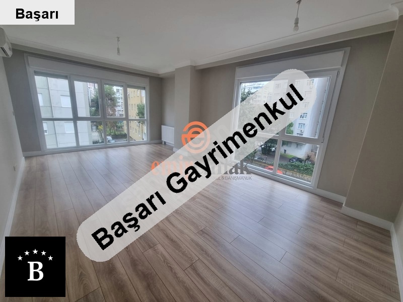 Başarı'dan erenköy 3+1 marmaray  çarşi'ya çok yakin si̇te i̇çi̇nde