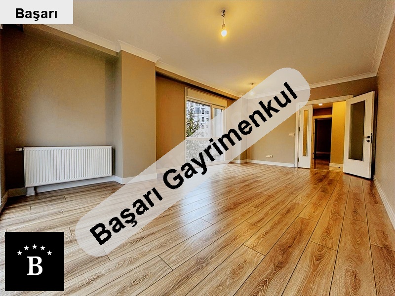 Başarı'dan erenköy'de balkonlu ebvbanylu 7/24 günli̇kli̇ si̇te de 3+1 130m2