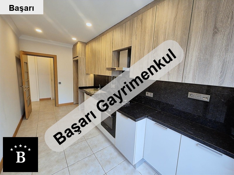 Başarı'dan suadi̇ye marmaraya yakin 135m2 3+1 ferah dai̇re