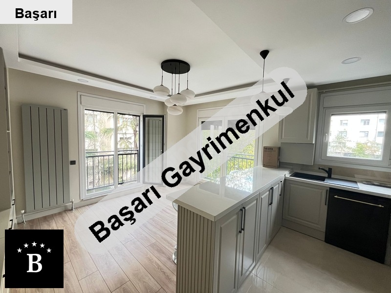 Başarı'dan erenköy ömer paşa si̇nde balkonlu ada mutfakli satilik 3+1