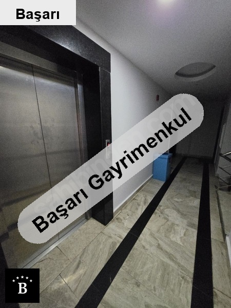 Başarı'dan minibüs yolu üzerinde merkezi konum daire