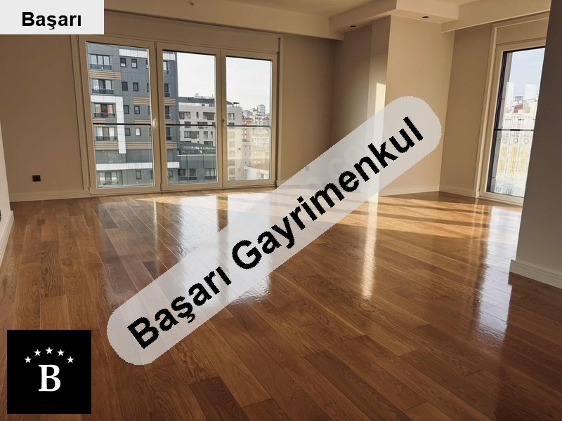 Başarı'dan ethemeendi̇ cad günli̇kli̇ havuzlu  150 m2 dai̇re