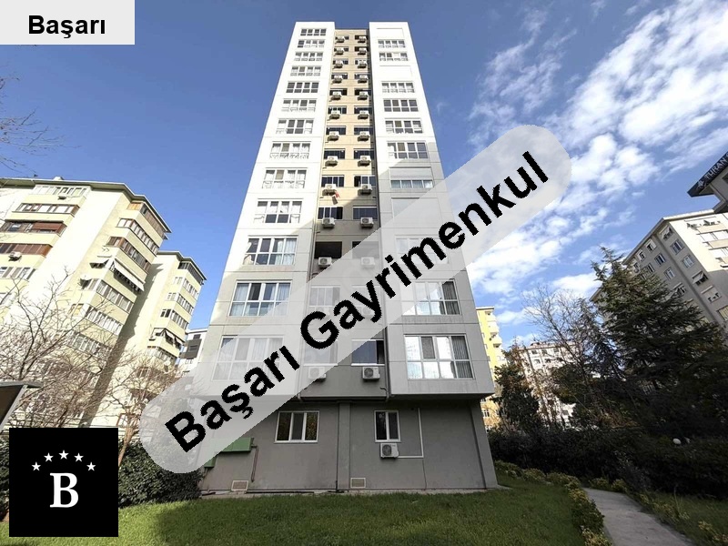 Başarı'dan erenköyde günli̇kli̇ si̇tede balkonlu boş ebanyolu genç bi̇nada