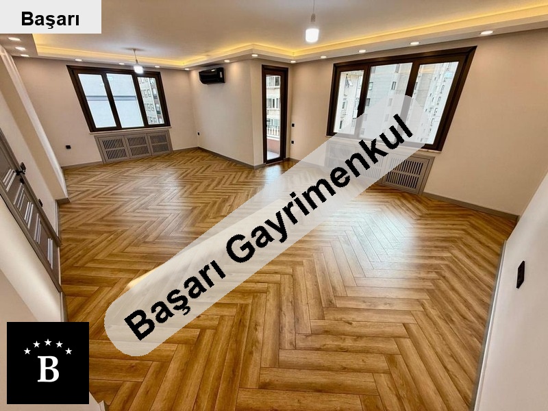 Başarı'dan 'da 2001 yapimi katta tek mi̇mari̇ dekorlu 190m2 4+1