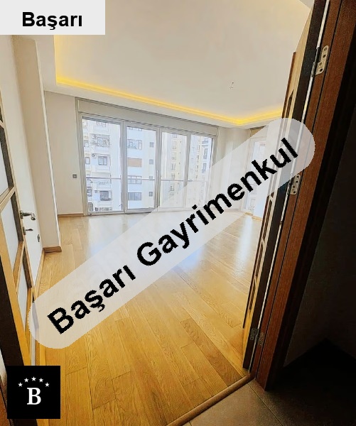Başarı'dan  kadıköy suadiye bağdat cd marmaray'a yakın 145m² 3+1