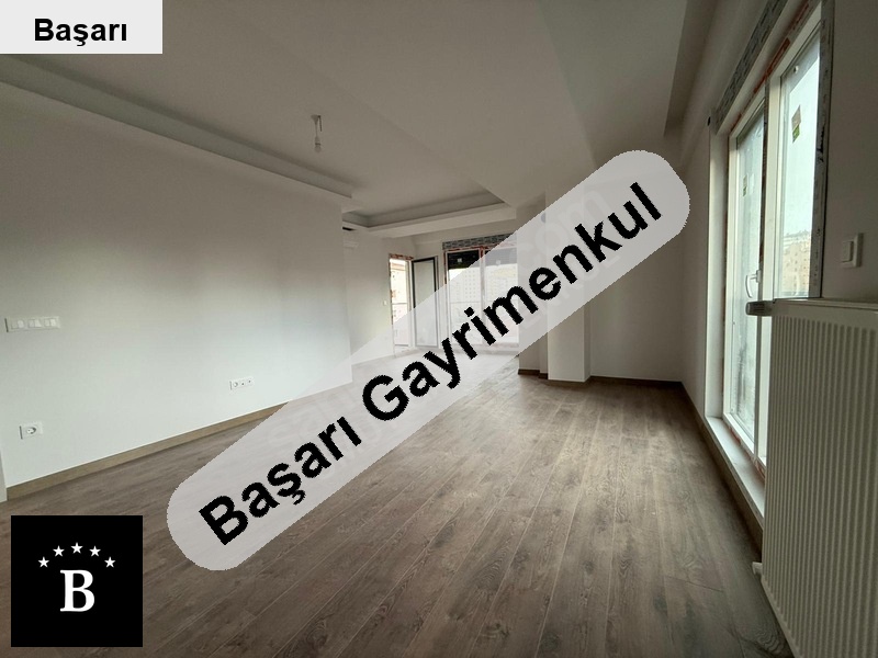 Başarı'dan erenköy marmaray  mi̇ni̇büs' e yakin 125m2