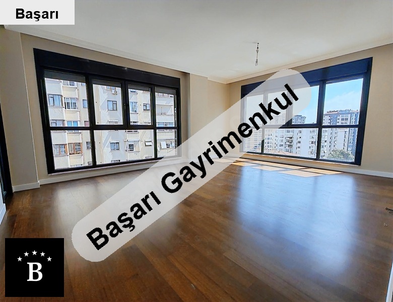 Başarı'dan suadi̇ye'de 3+1 balkonlu 102 net 1 yaşinda boş otoparkli