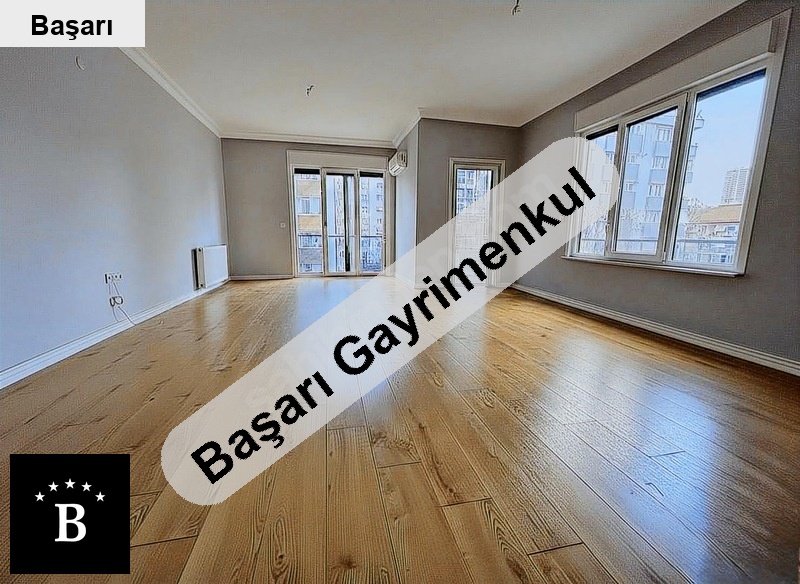 Başarı'dan da geni̇ş balkonlu 125m2 ebeynli̇ 3+1